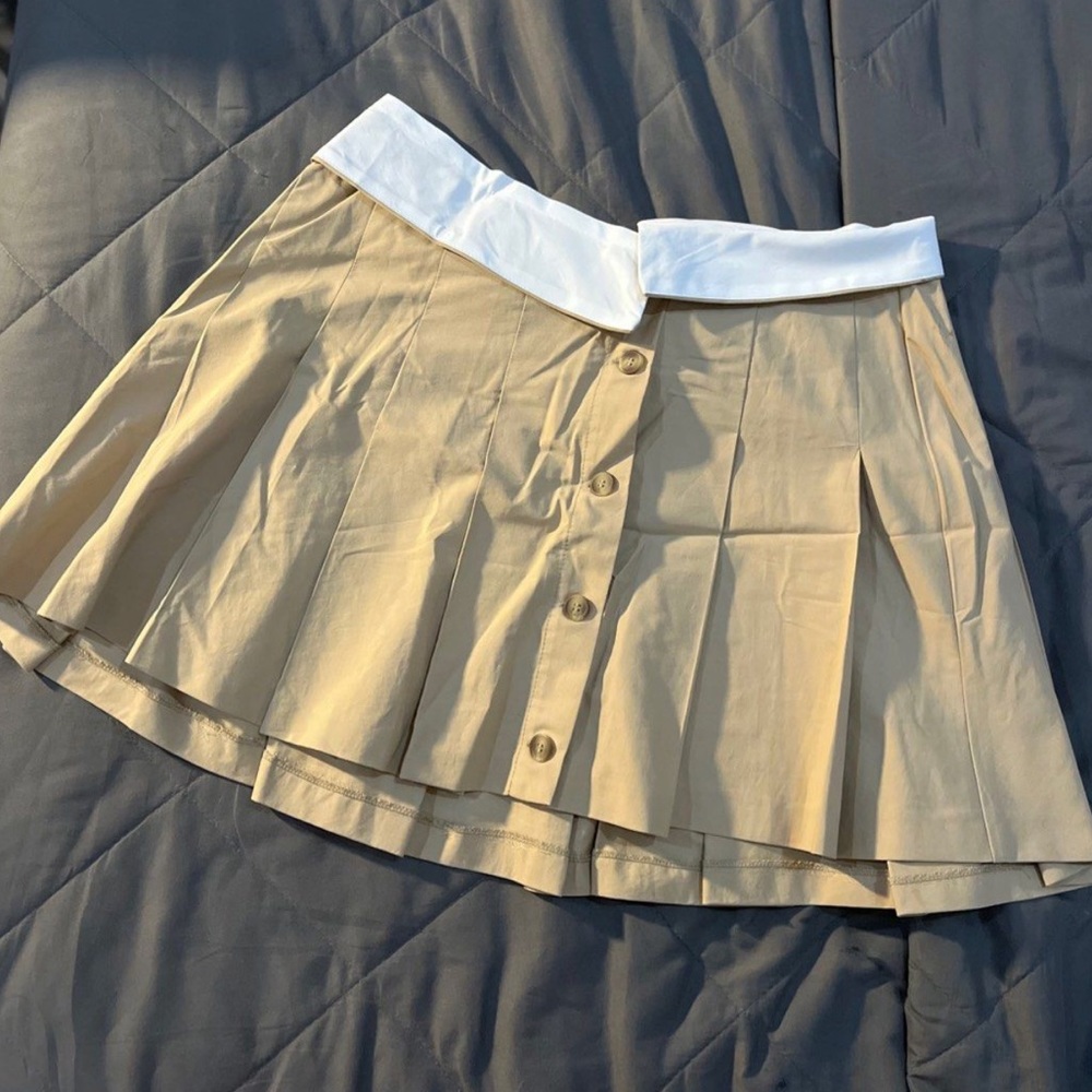NWT Zara Pleated khaki skirt